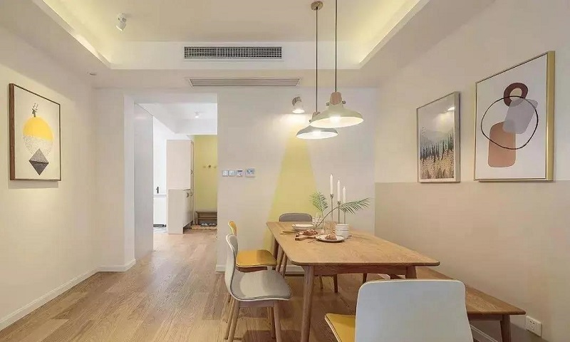 100㎡三居室北歐風(fēng)裝修，原木搭配暖色調(diào)讓家溫馨